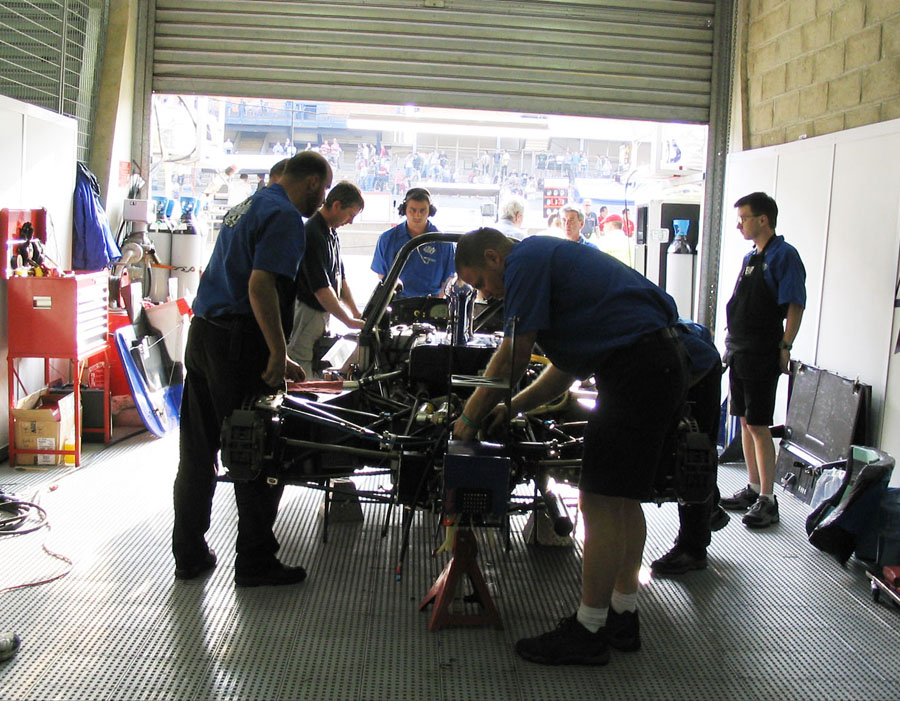 Crew at Work.jpg 199.9K